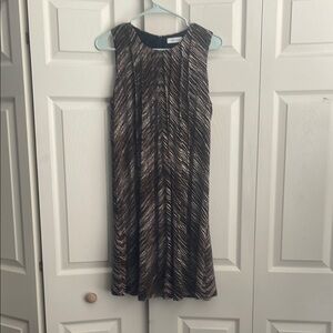 Calvin Klein  women's Black and Brown  pleated shift Dress. # 455